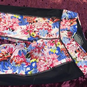 VS Floral Workout Leggings!